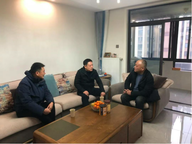 省公路中心开展春节前走访慰问活动